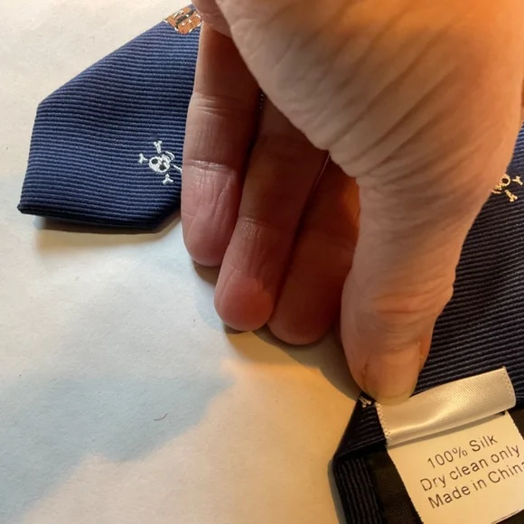 100% Silk Ties Crewcuts - Picture 4 of 6